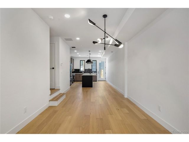 808 Dahlia St, Denver, CO 80220