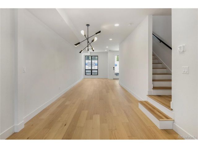808 Dahlia St, Denver, CO 80220