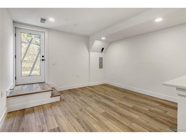 808 Dahlia St, Denver, CO 80220