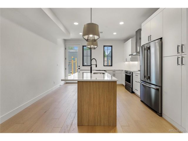 808 Dahlia St, Denver, CO 80220