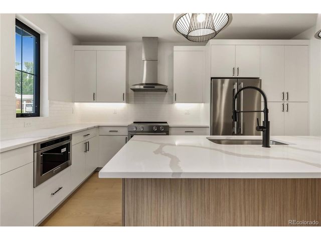 808 Dahlia St, Denver, CO 80220