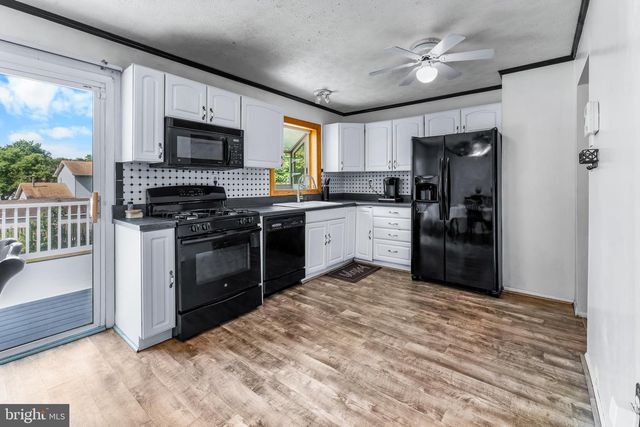 403 UNIVERSITY DR, Waldorf, MD 20602