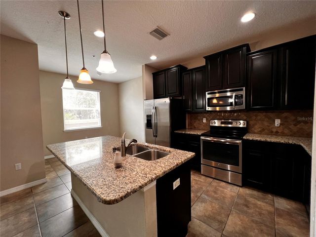 8613 ANDALUCIA FIELD DRIVE, Tampa, FL 33637