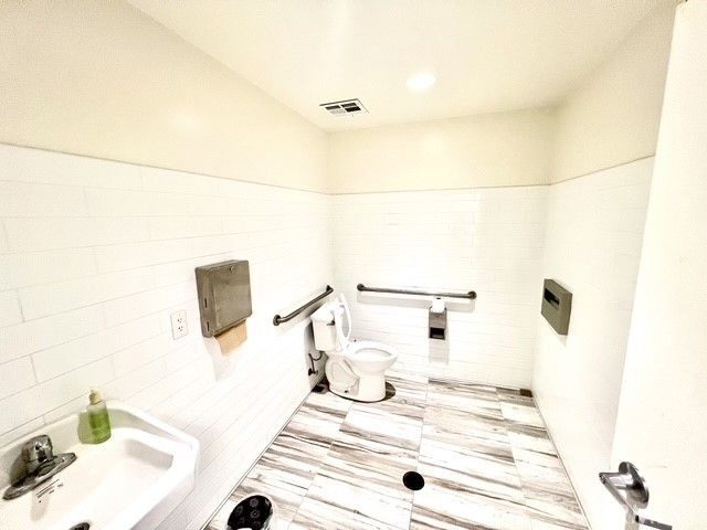 3152 Martin Luther King Jr, Lynwood, CA 90262