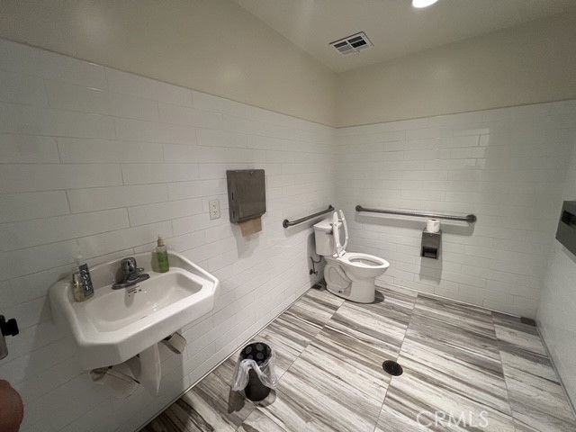 3152 Martin Luther King Jr, Lynwood, CA 90262