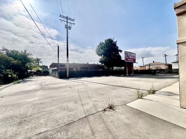 3152 Martin Luther King Jr, Lynwood, CA 90262