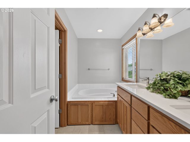 304 Nw 152ND St, Vancouver, WA 98685