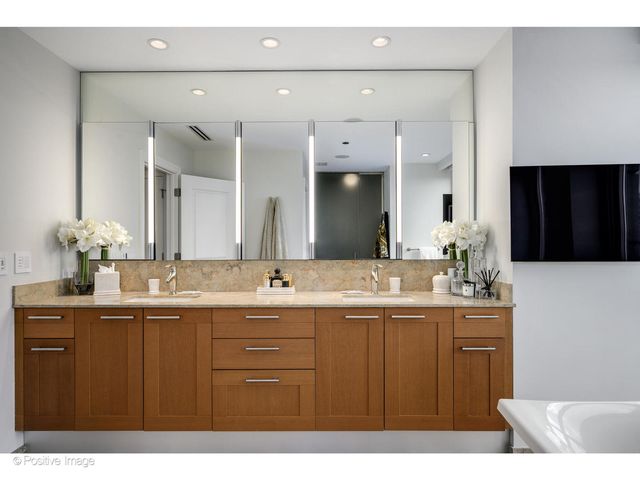 11 E Walton Street 4102, Chicago, IL 60611