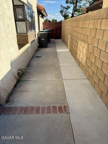 2832 Dartmouth Drive, Lancaster, CA 93536