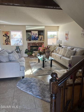 2832 Dartmouth Drive, Lancaster, CA 93536