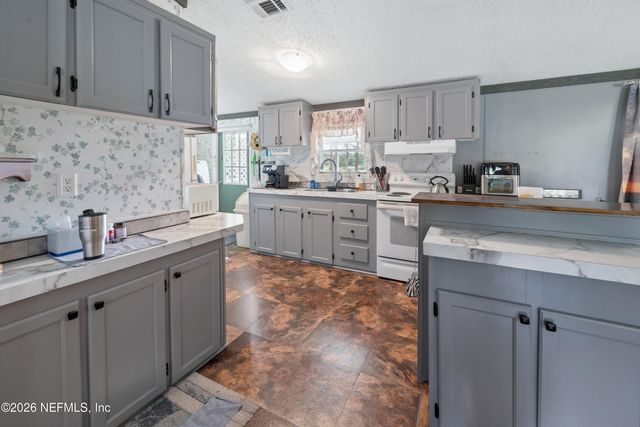 8082 BLAZING STAR Road, Melrose, FL 32666