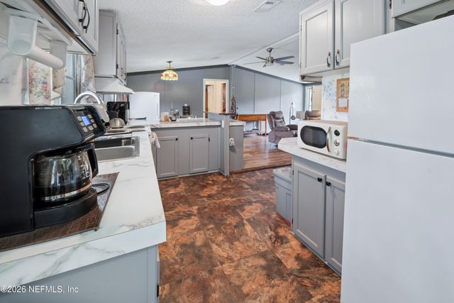 8082 BLAZING STAR Road, Melrose, FL 32666
