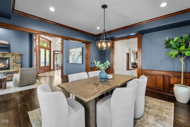 19275 Green Lakes Loop, Bend, OR 97702
