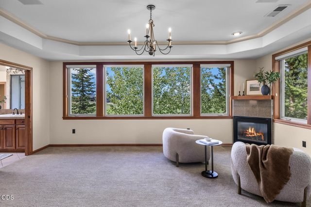 19275 Green Lakes Loop, Bend, OR 97702