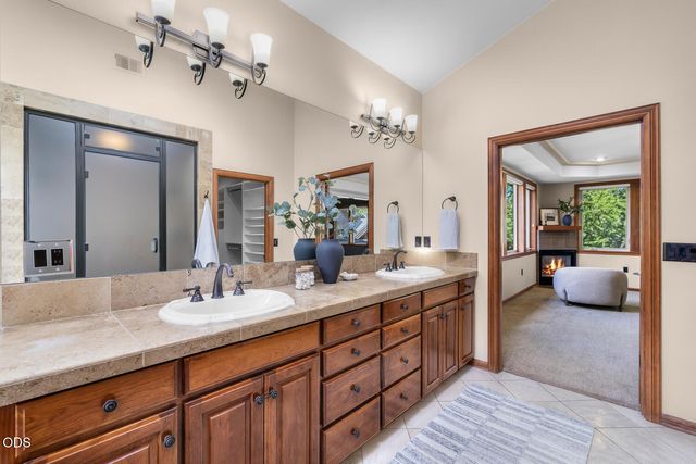 19275 Green Lakes Loop, Bend, OR 97702