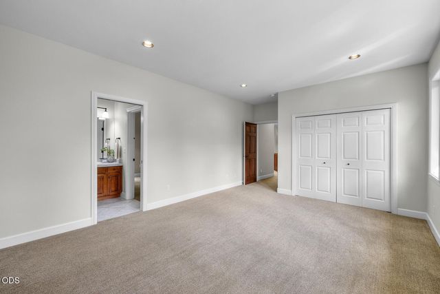 19275 Green Lakes Loop, Bend, OR 97702