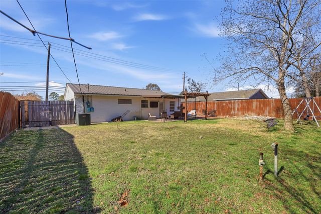 2205 Strawberry Road, Pasadena, TX 77502