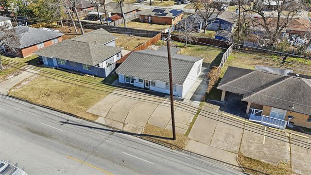 2205 Strawberry Road, Pasadena, TX 77502