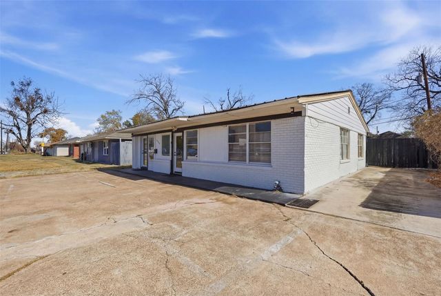 2205 Strawberry Road, Pasadena, TX 77502