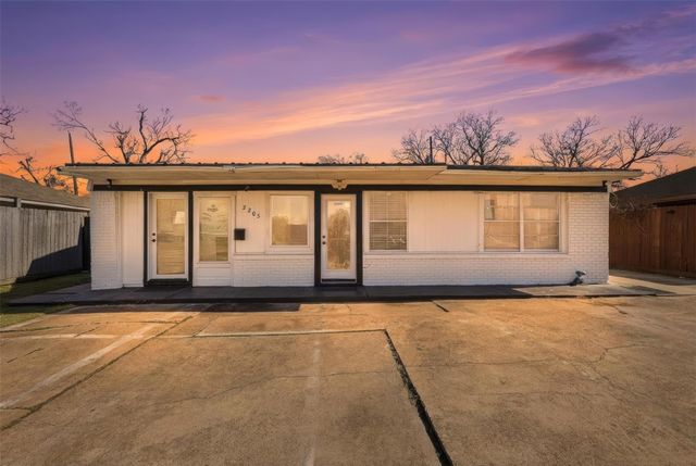2205 Strawberry Road, Pasadena, TX 77502