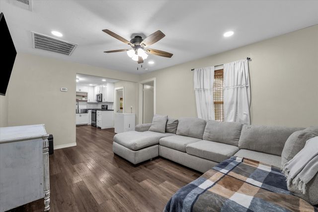 102 Goodwin Lane, Moody, TX 76557
