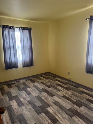 814 W Woodside Drive, Griffith, IN 46319