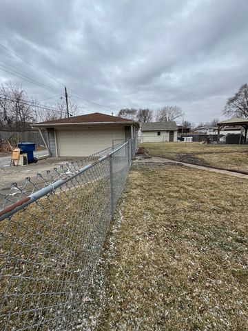 814 W Woodside Drive, Griffith, IN 46319