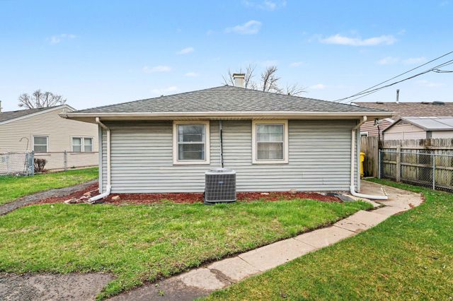 814 W Woodside Drive, Griffith, IN 46319