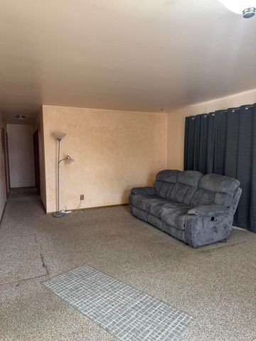 814 W Woodside Drive, Griffith, IN 46319