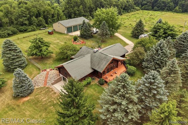6900 Eveline Drive, Holly, MI 48442