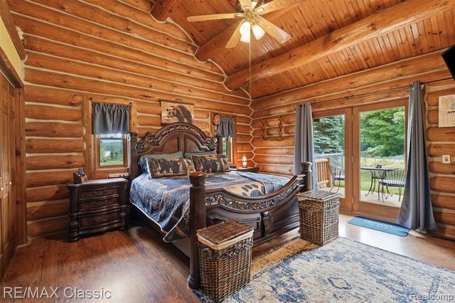 6900 Eveline Drive, Holly, MI 48442