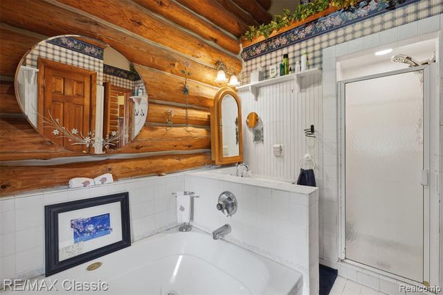 6900 Eveline Drive, Holly, MI 48442