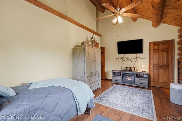 6900 Eveline Drive, Holly, MI 48442