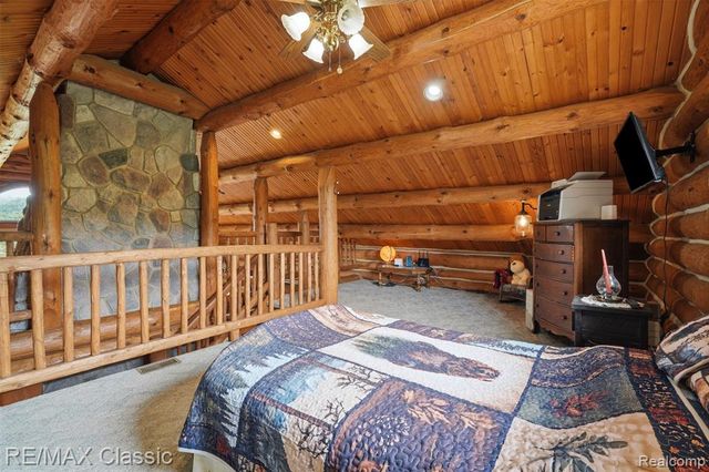 6900 Eveline Drive, Holly, MI 48442