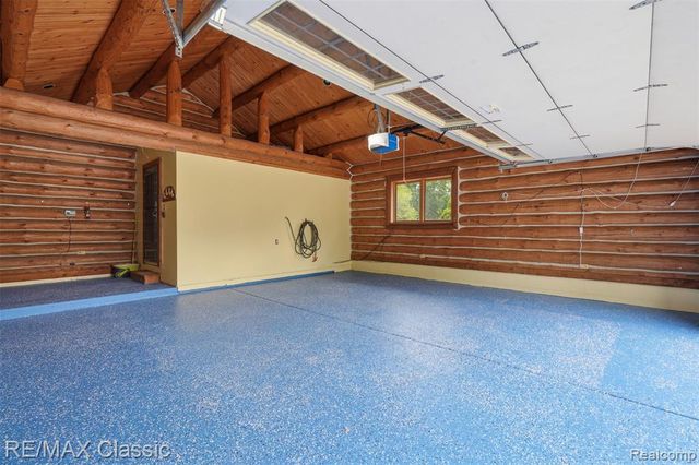 6900 Eveline Drive, Holly, MI 48442