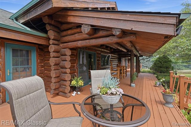 6900 Eveline Drive, Holly, MI 48442