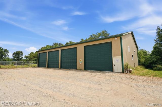 6900 Eveline Drive, Holly, MI 48442
