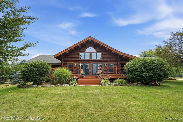 6900 Eveline Drive, Holly, MI 48442