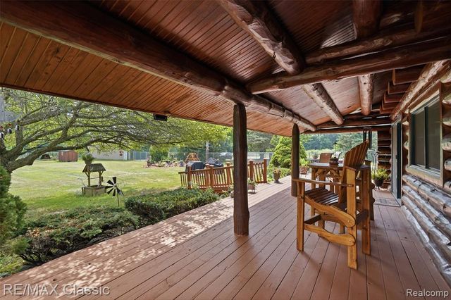 6900 Eveline Drive, Holly, MI 48442