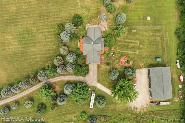 6900 Eveline Drive, Holly, MI 48442