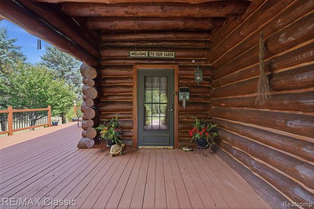 6900 Eveline Drive, Holly, MI 48442