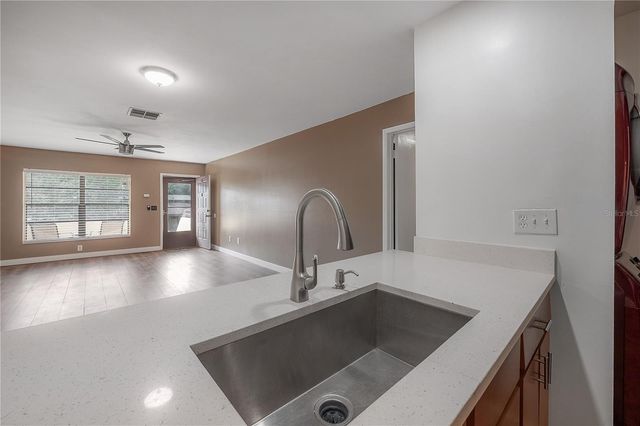 13608 S VILLAGE DRIVE 6204, Tampa, FL 33618