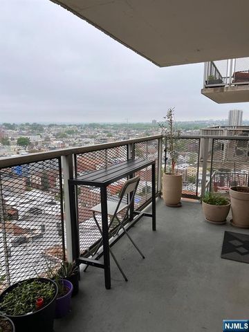 6600 Boulevard East 21J, West New York, NJ 07093