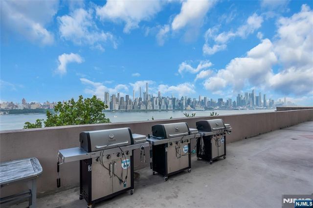 6600 Boulevard East 21J, West New York, NJ 07093