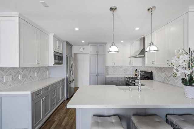 106 Antigua Court, Coronado, CA 92118