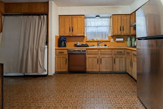 215 N Casa Grande Circle, Duncanville, TX 75116