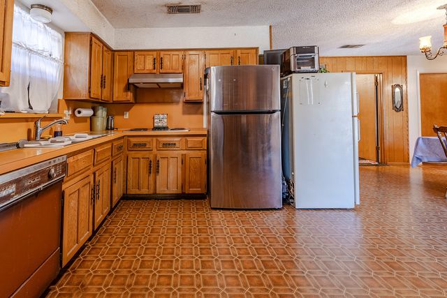 215 N Casa Grande Circle, Duncanville, TX 75116