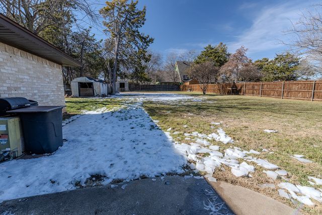 215 N Casa Grande Circle, Duncanville, TX 75116