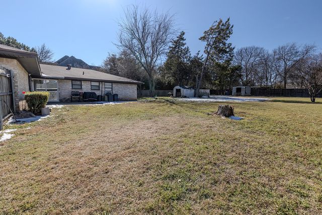 215 N Casa Grande Circle, Duncanville, TX 75116