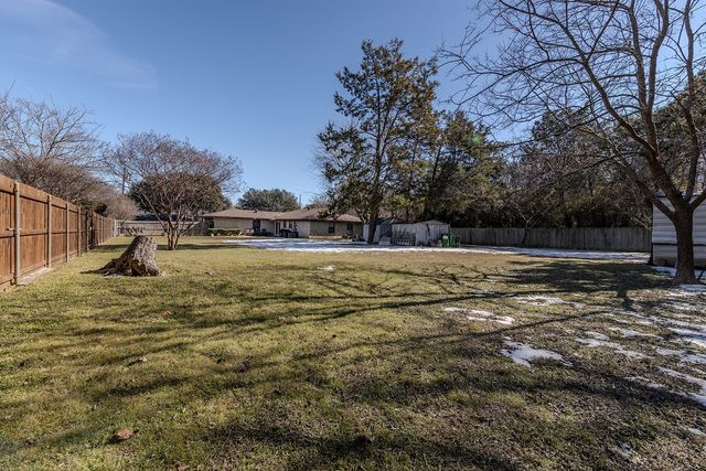 215 N Casa Grande Circle, Duncanville, TX 75116